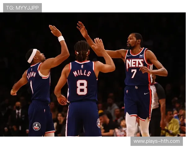 拉文三分连中帮助公牛咬住比分 拉文三分连中帮助公牛咬住比分